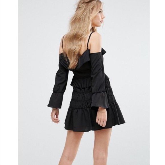 NWT Foxiedox Black Tiered Cold Shoulder Mini Dress Small - Picture 14 of 14